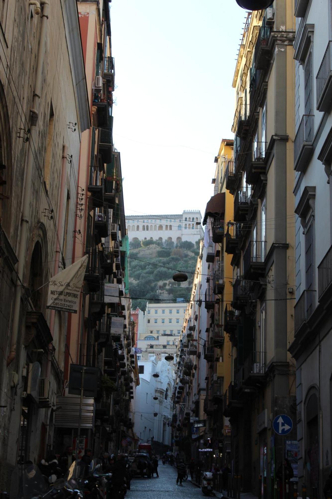 Blackwoody Contemporary Rooms - Napoli Centro Storico Via Toledo Esterno foto