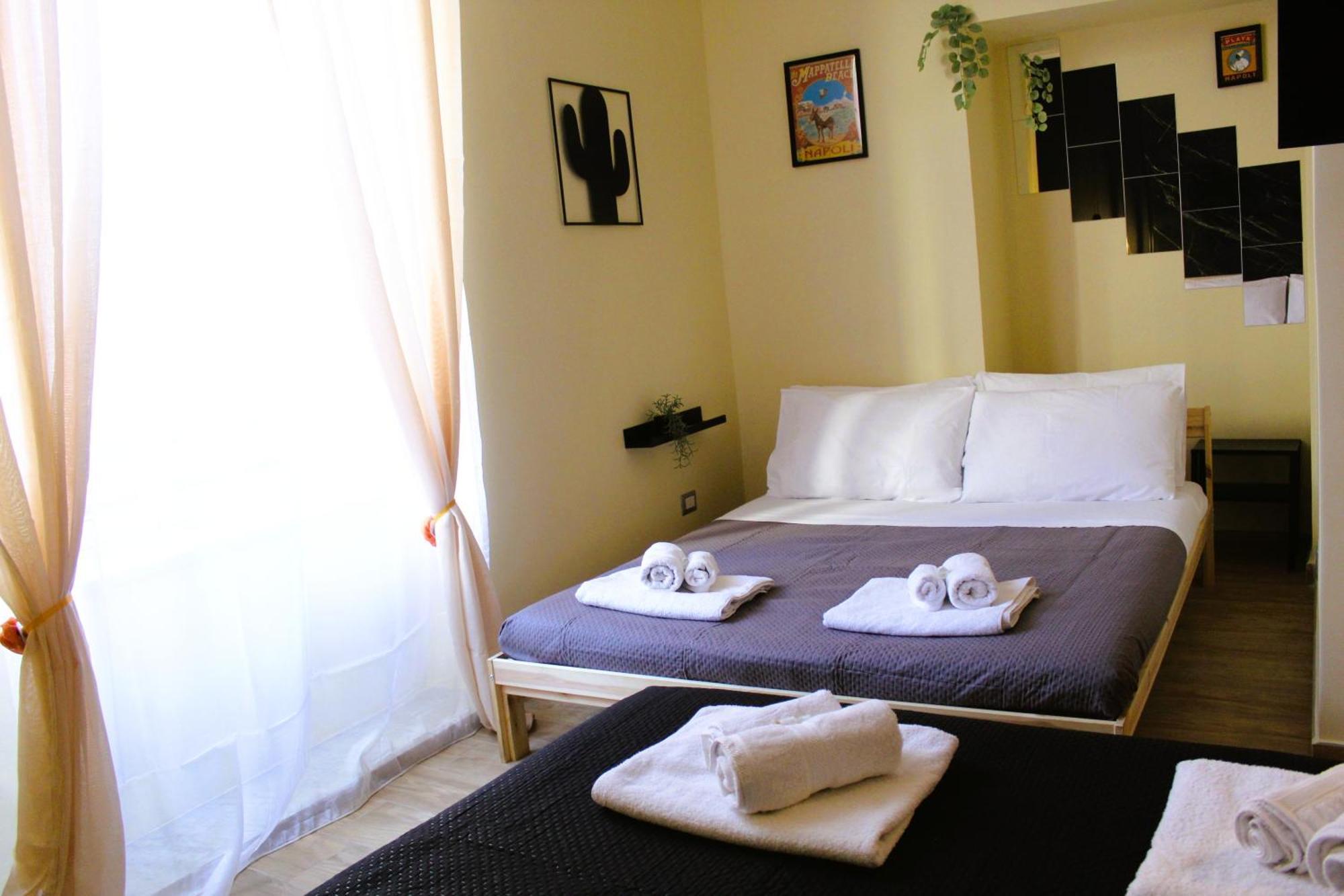 Blackwoody Contemporary Rooms - Napoli Centro Storico Via Toledo Esterno foto