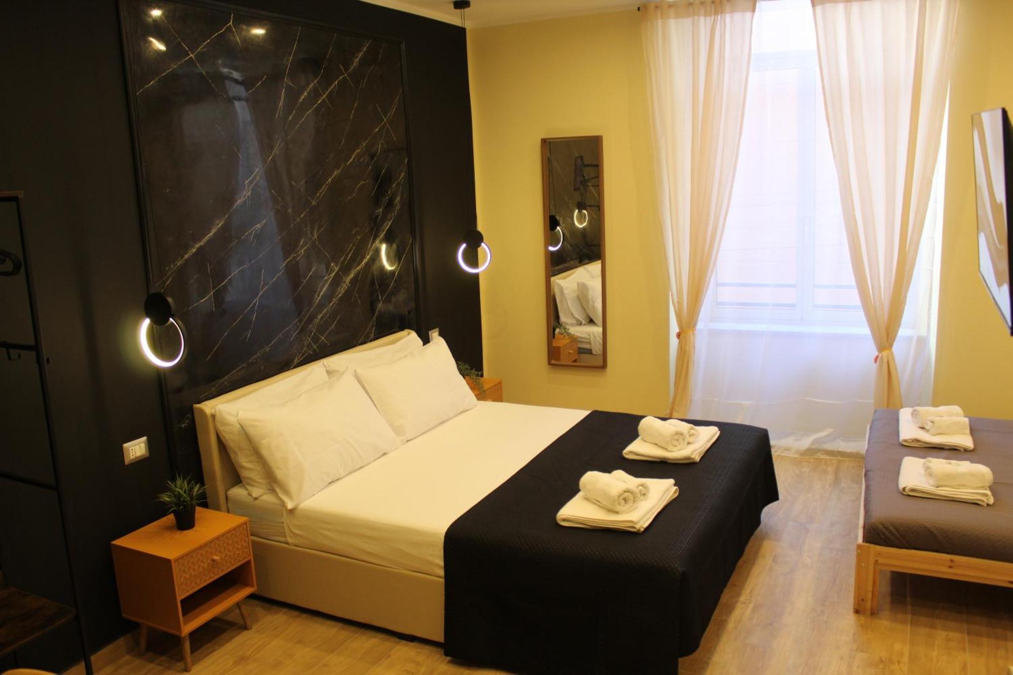 Blackwoody Contemporary Rooms - Napoli Centro Storico Via Toledo Esterno foto